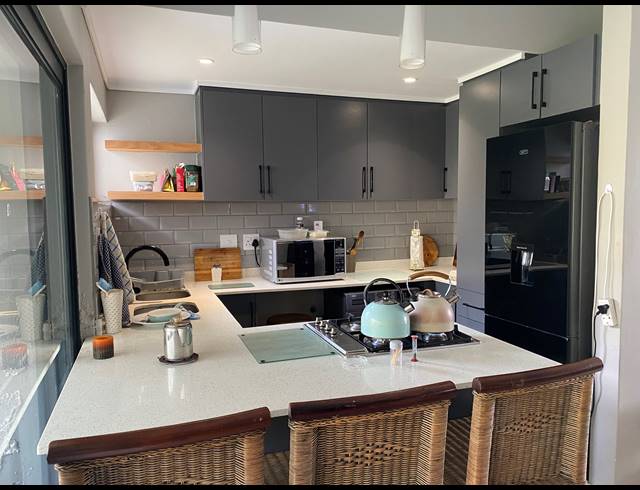 2 BEDROOM TOWNHOUSE TO LET IN PALM LAKES ESTATE